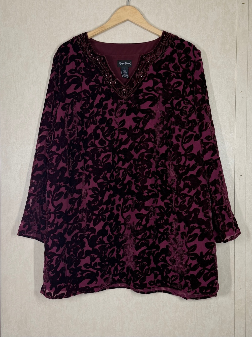 Maggie Barnes Women’s Velvet Burnout V-Neck Top Blouse Witch in Burgundy 1X